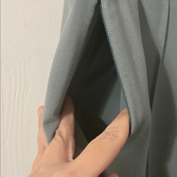 Athleta Pants Womens Sz 0 Green Eastbound Straight Leg Wrinkle Resistant Preppy - Picture 5 of 12